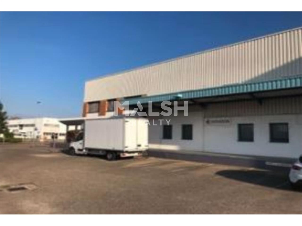 Idéalement situé au sein d'un parc d'activités fe