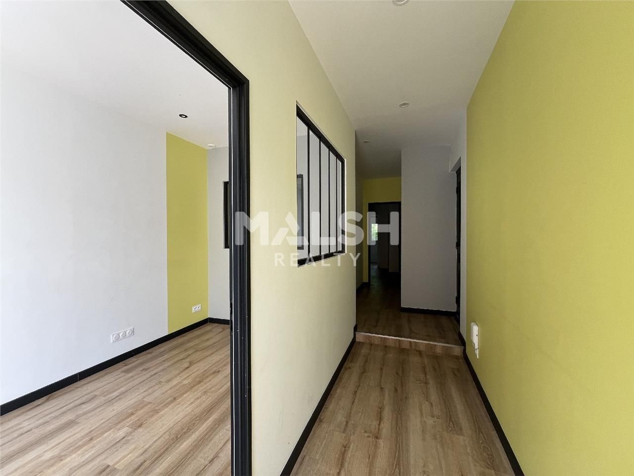 Nous vous proposons à louer un local commercial d