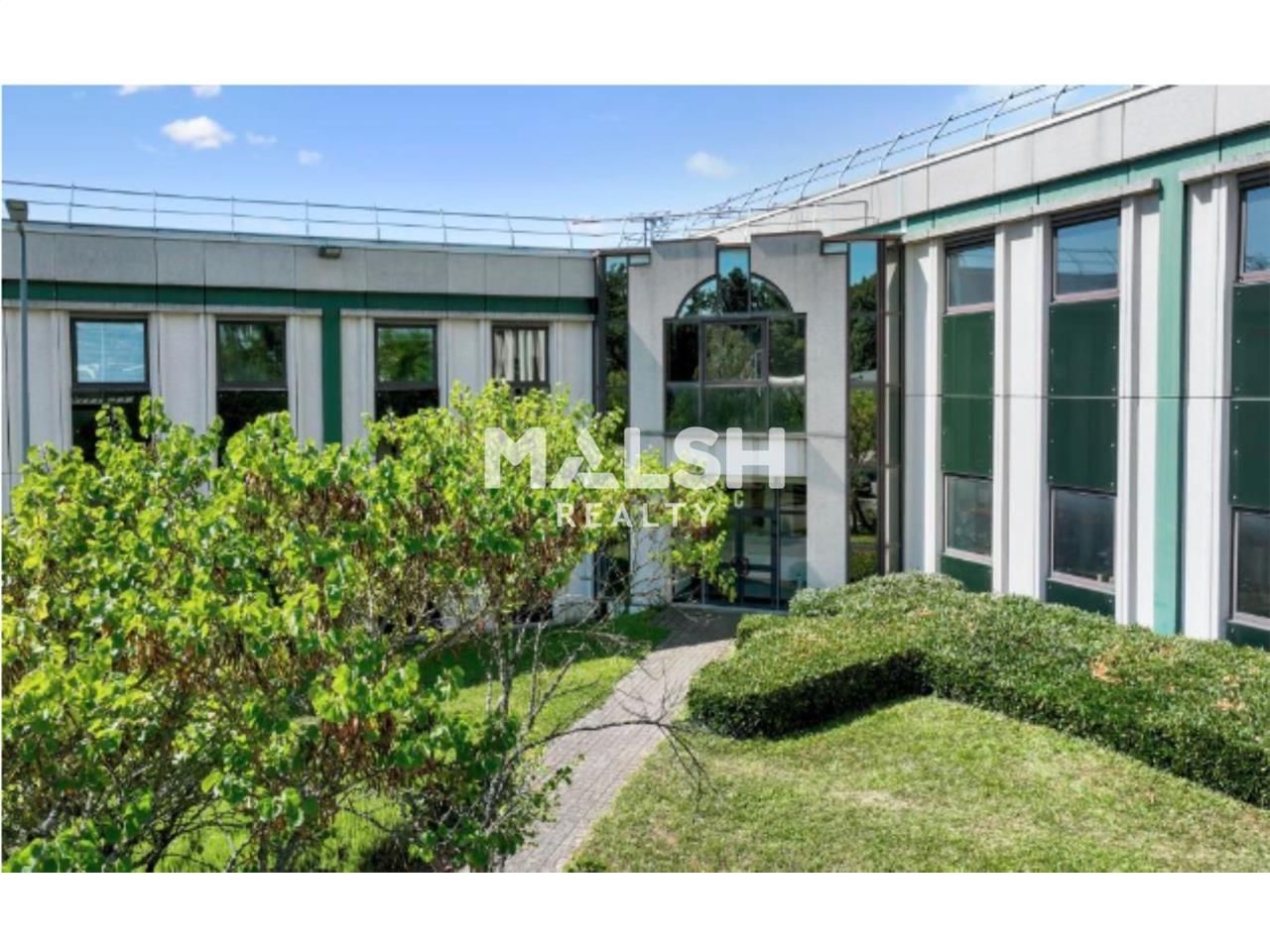 Au coeur de la Techlid à Limonest, dans un parc c