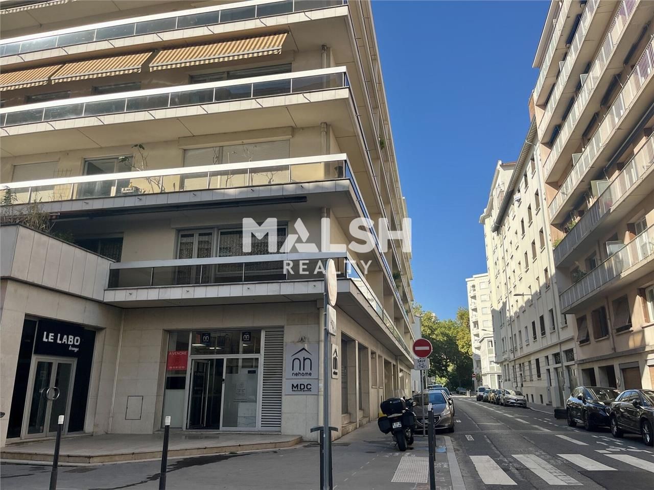 Nous vous proposons À vendre ou à louer, bureaux 