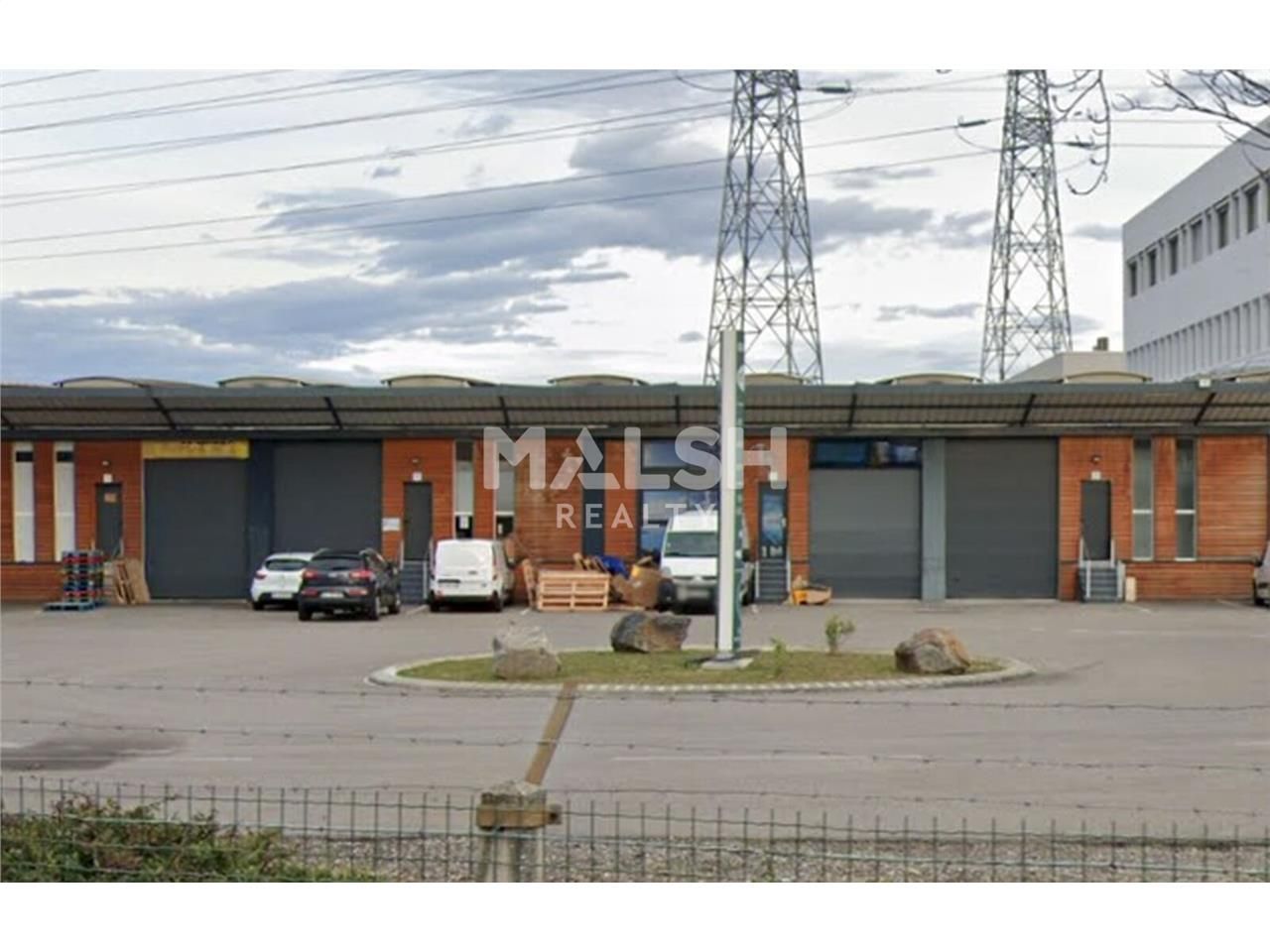 Au sein d'un parc d'activités clos et sécurisé av