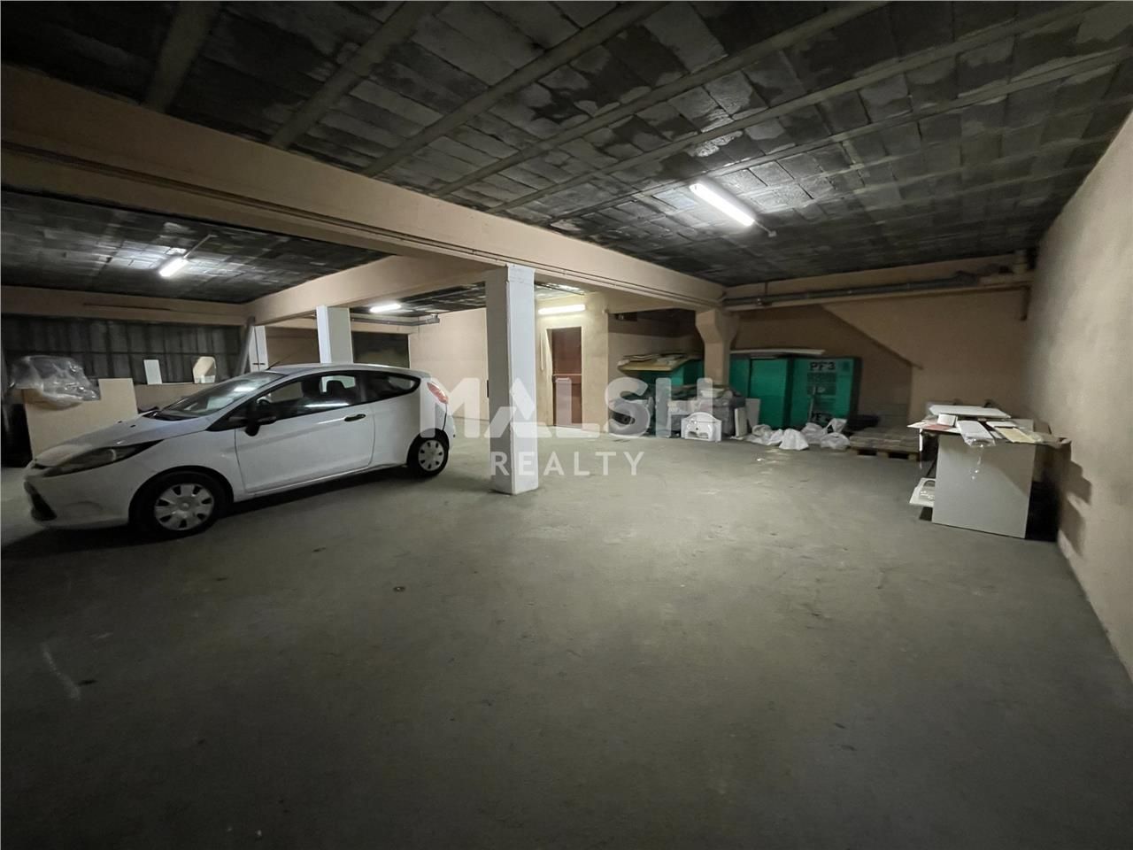 Au sein d'un immeuble d'habitation sécurisé par u