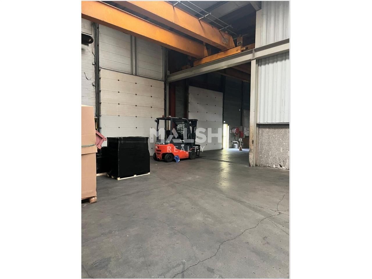 Au sein de la ZA des 2B à Béligneux situé à proxi