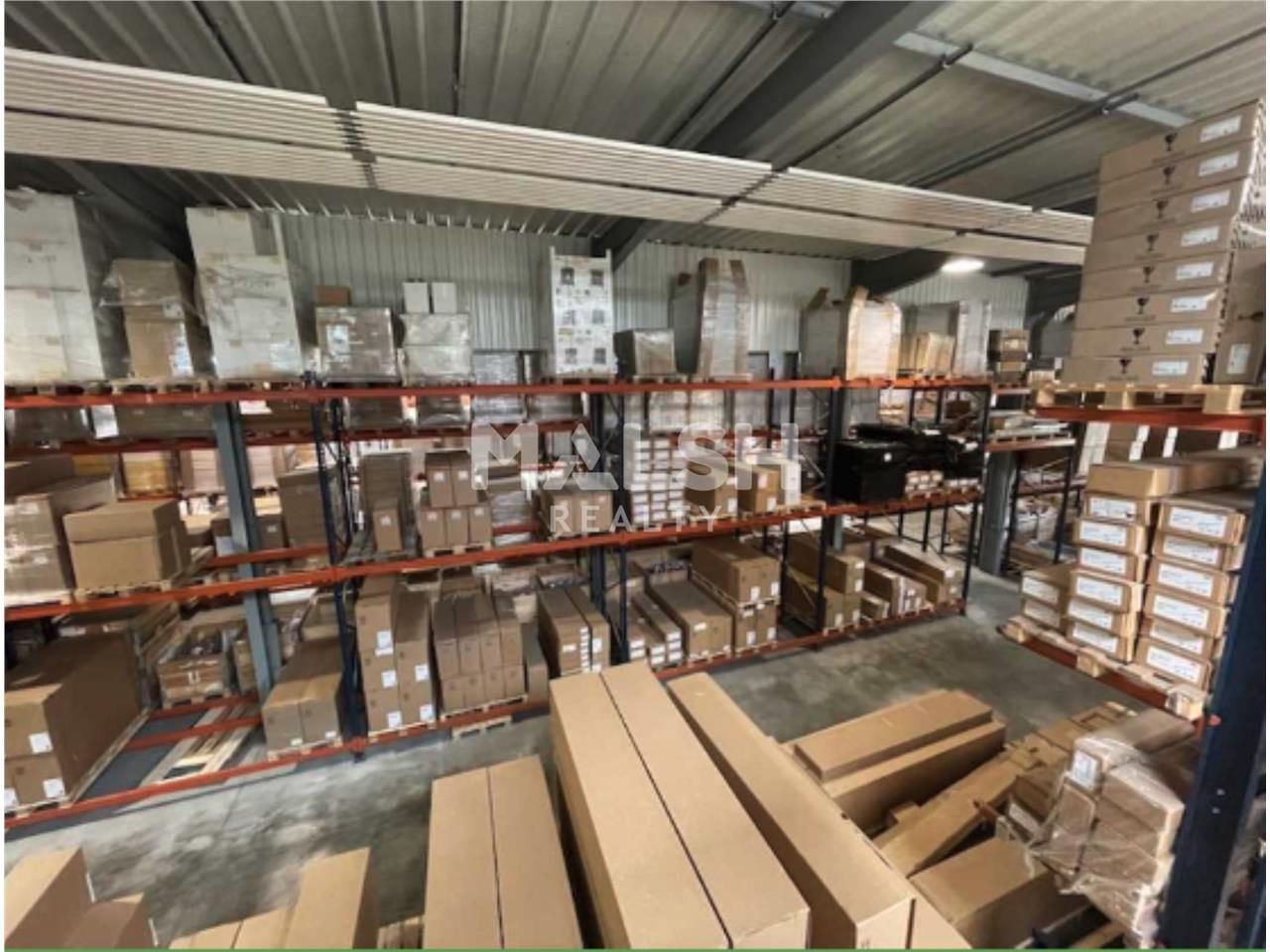 Sur un terrain indépendant et clos de 7 792 m², n