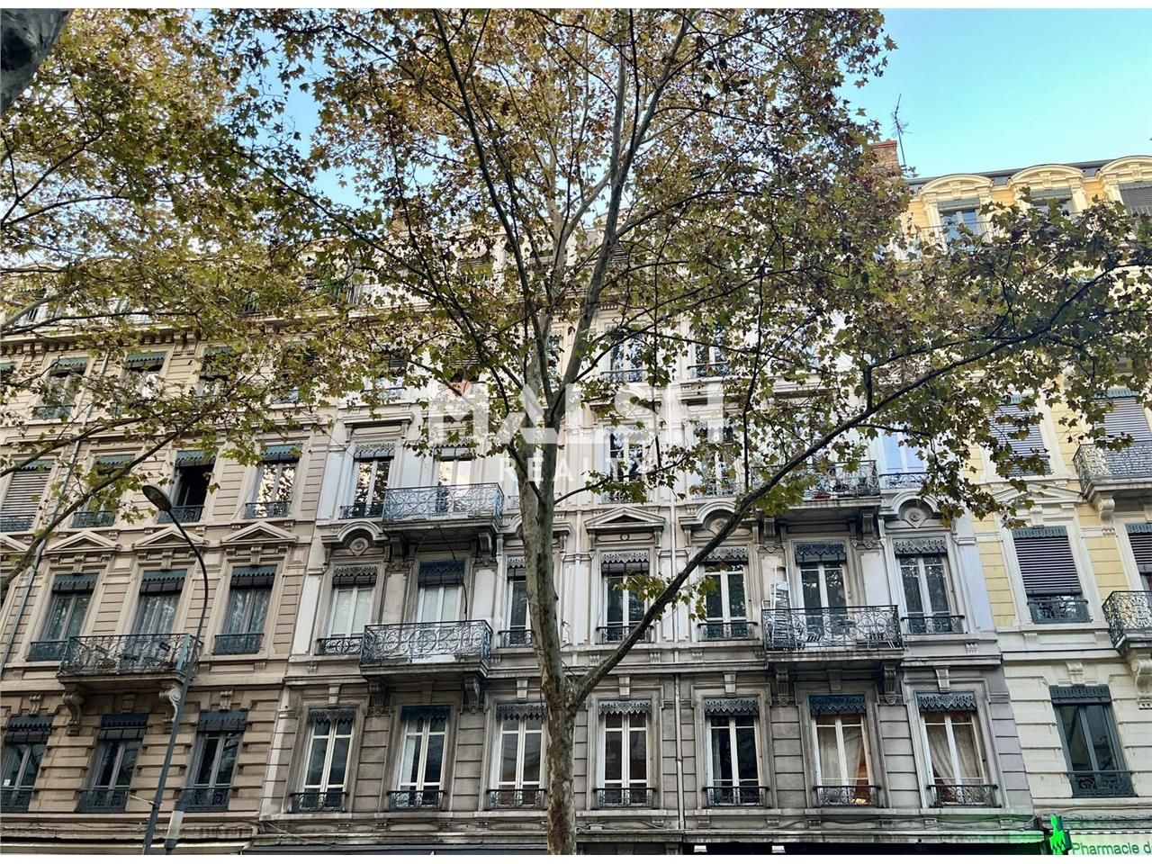 Nous vous proposons à la location des bureaux de 