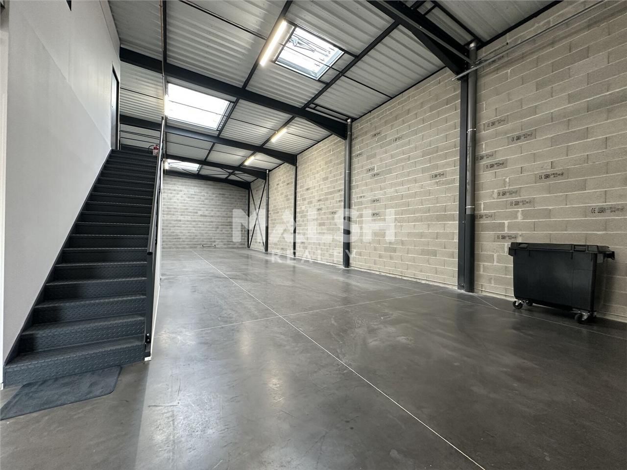 Au sein d'un parc d'activités clos et sécurisé à 