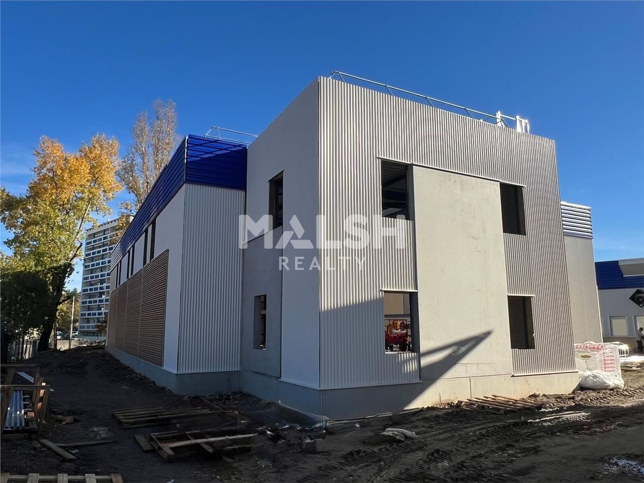 EXCLUSIVITÉ ! Dans un parc d'activités récent à O