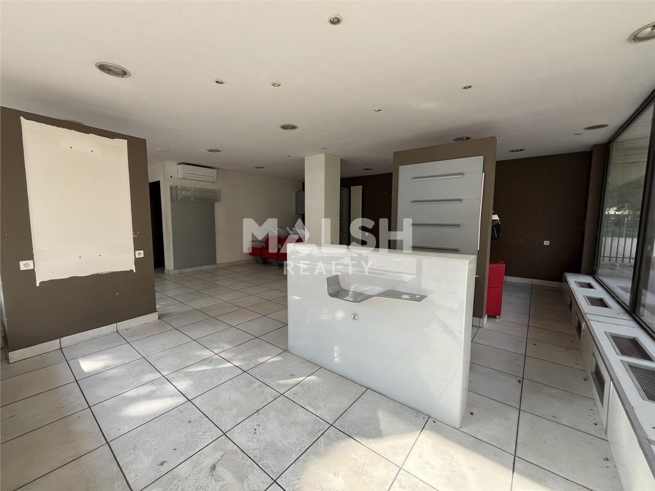 Nous vous proposons à la location un local commer