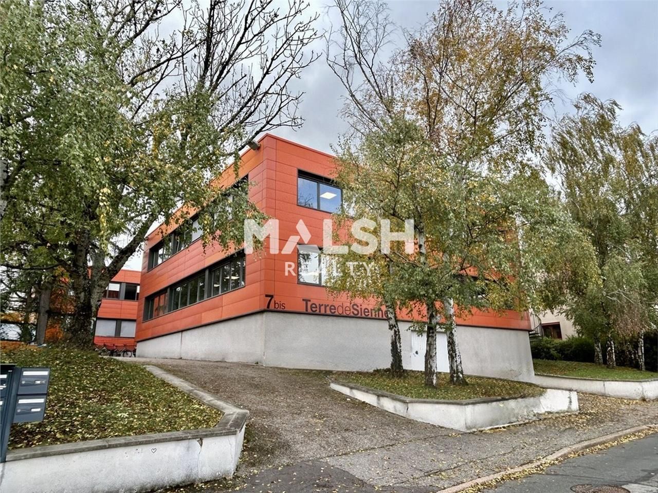 Nous vous proposons à la vente des bureaux de 294