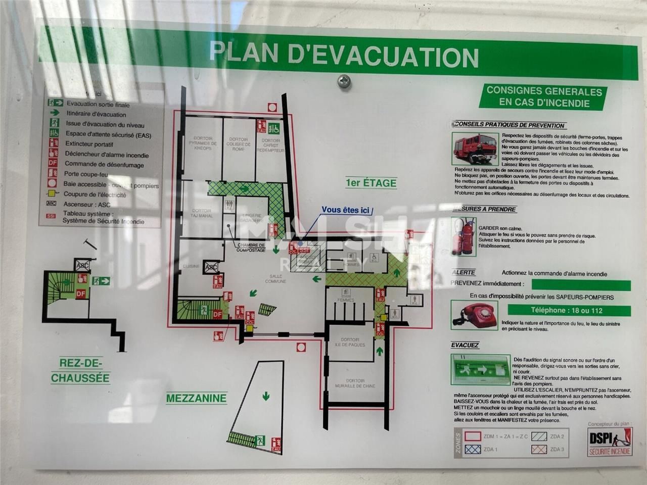 Location locaux commerciaux 445 m² non divisibles