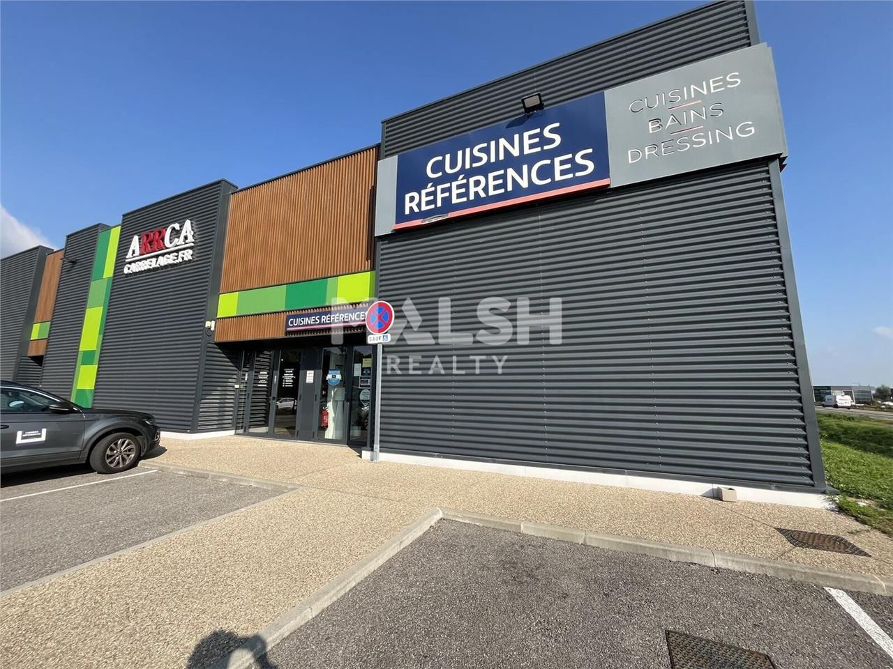 Au sein d'une zone commerciale, nous vous proposo