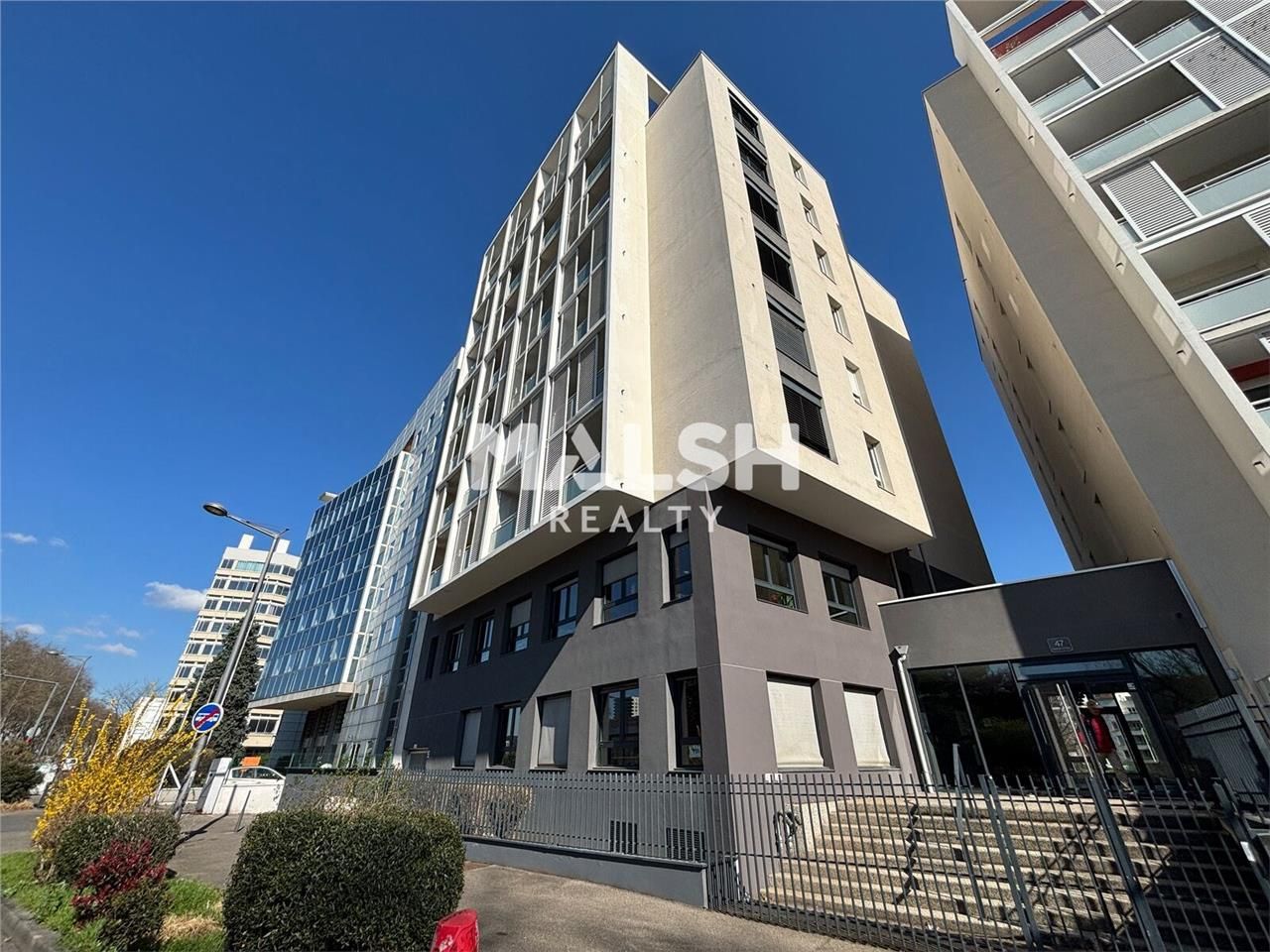 Nous vous proposons des bureaux de 135 m² à vendr