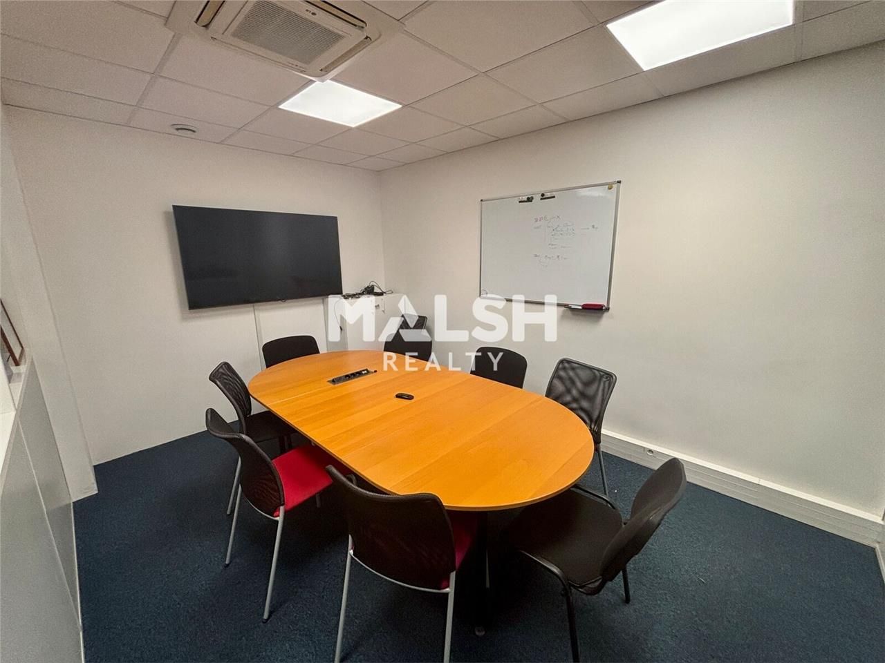 Nous vous proposons des bureaux de 135 m² à vendr