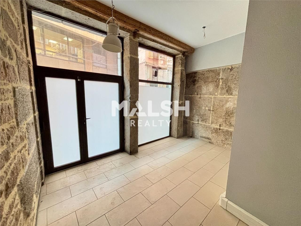 Nous vous proposons à la location des bureaux de 