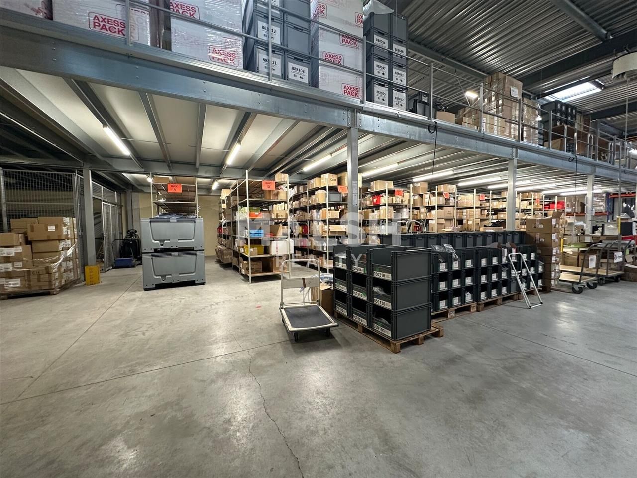 Au sein d'un parc d'activités clos et sécurisé en