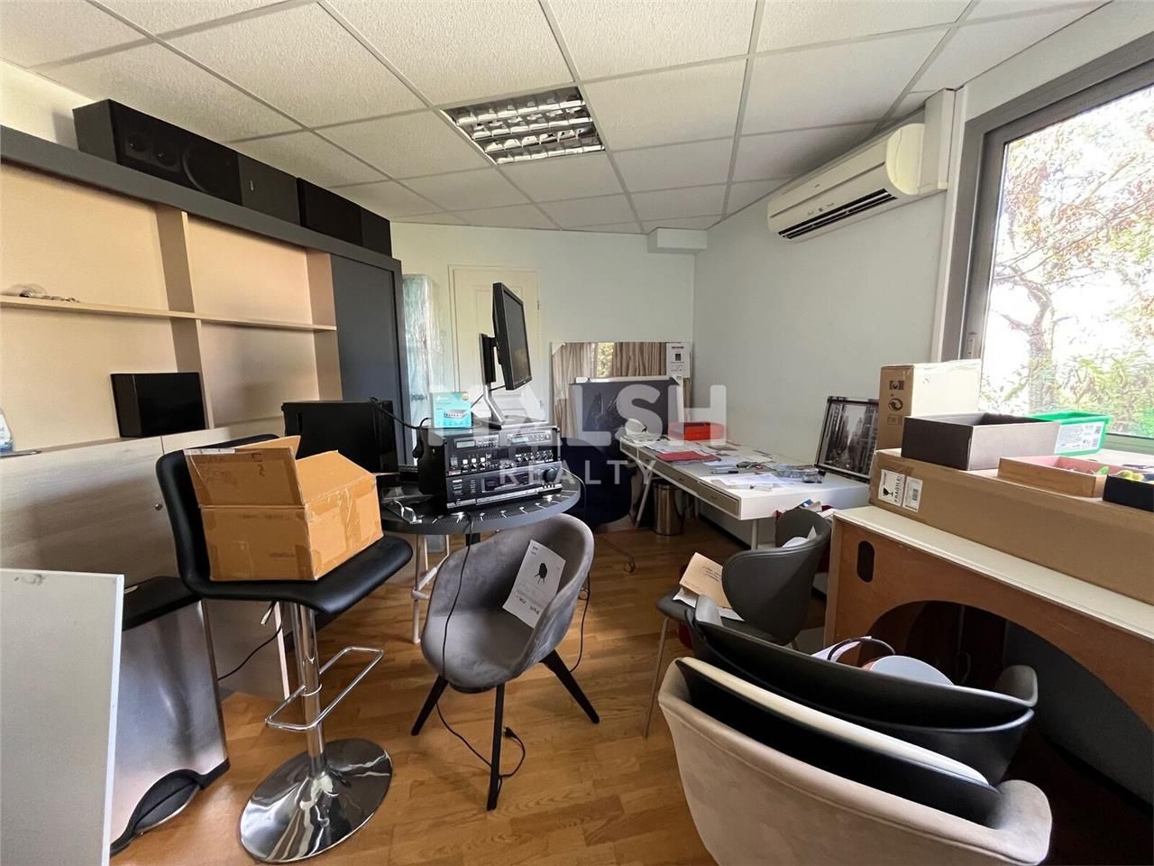 Nous vous proposons à la location un local commer