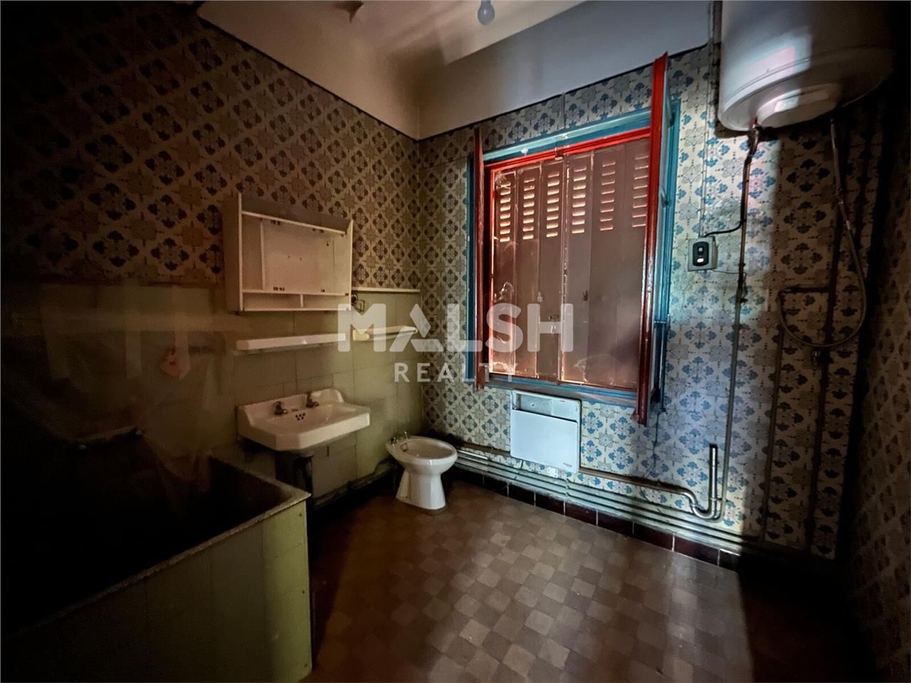 Nous vous proposons à louer un local commercial d