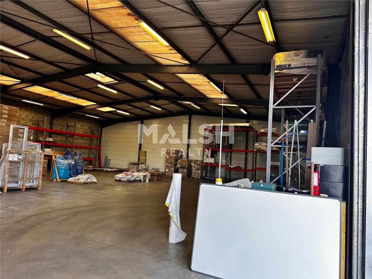 Nous vous proposons à la location un bâtiment ind