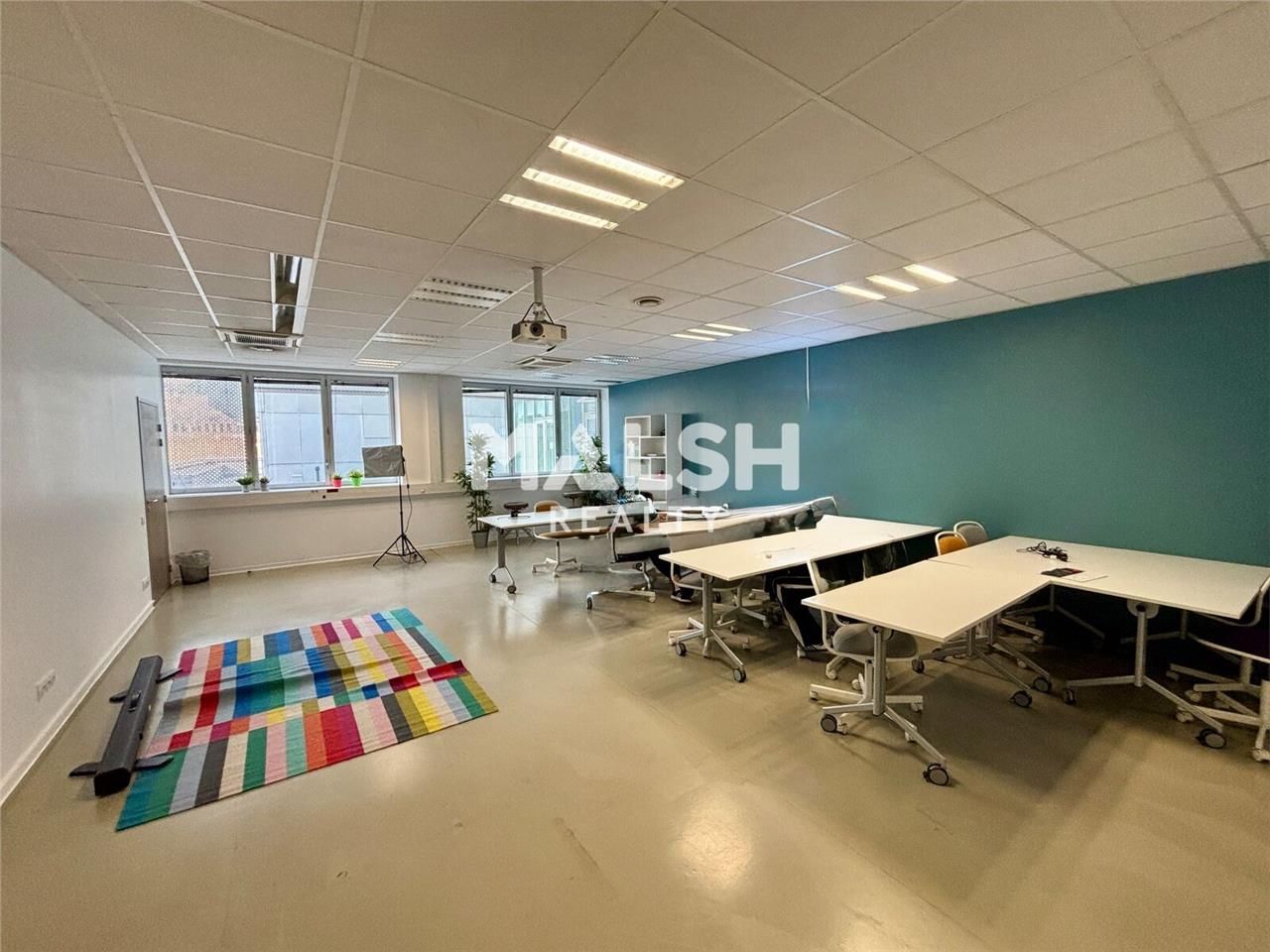 Nous vous proposons 453 m² de bureaux, idéalement