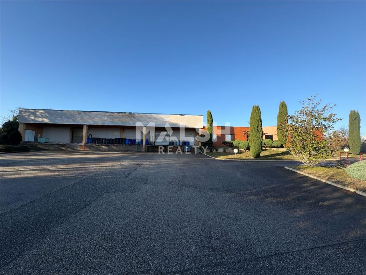 Sur un terrain indépendant, clos et sécurisé de 6