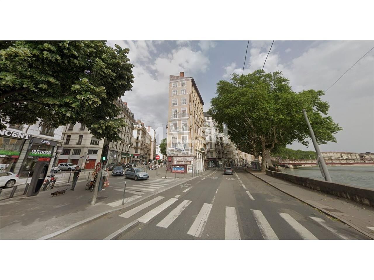 Nous vous proposons la cession d'un local commerc