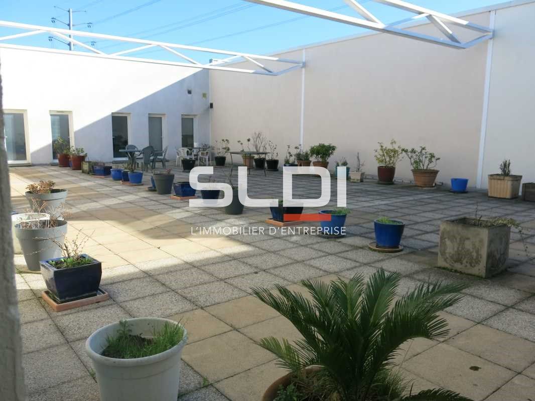 Située au bord du périphérique Lyon sud, forte vi