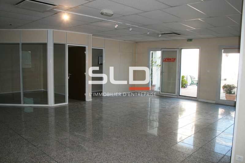 Située au bord du périphérique Lyon sud, forte vi