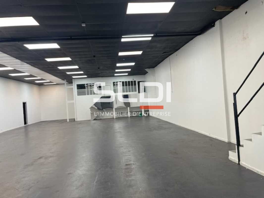 À louer - Local d'activité de 600 m² situé à Vill