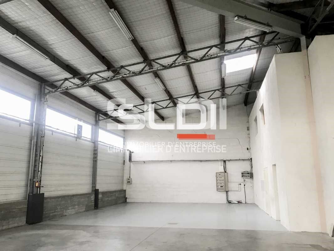 Au coeur d'un joli parc d'activité dans la ZI de 