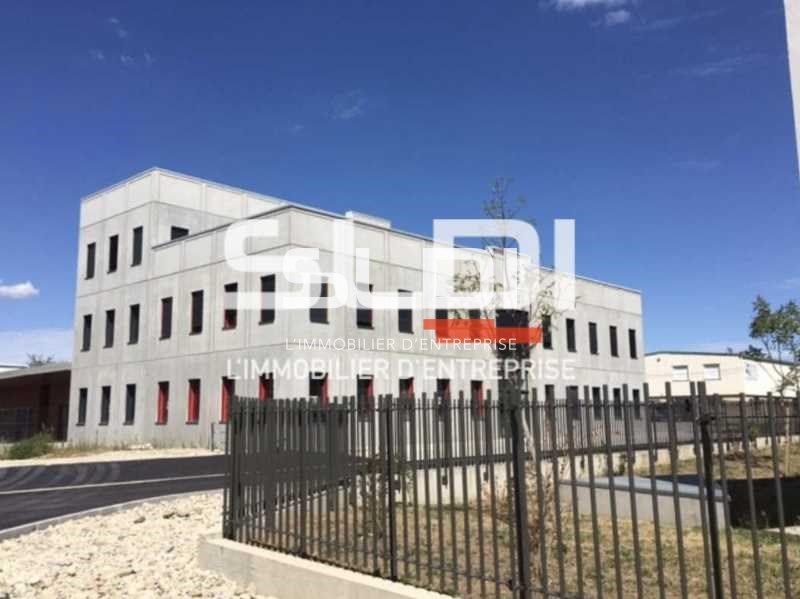 Nous vous proposons à la location, des surfaces d