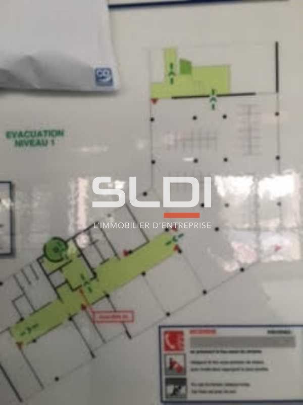 Location bureaux 899 m² divisibles à partir de 215 m²