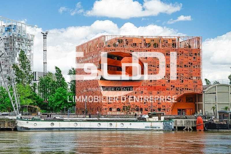 Nous vous proposons à la location au Cube Orange 