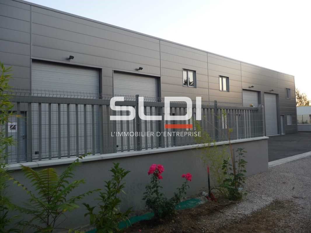 Sur la commune de Beynost, proche des axes routie