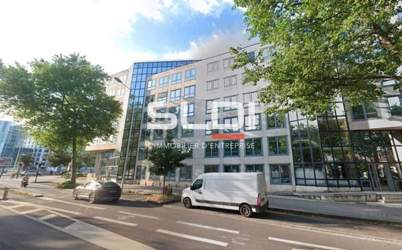 Idéalement situés pour les entreprises recherchan