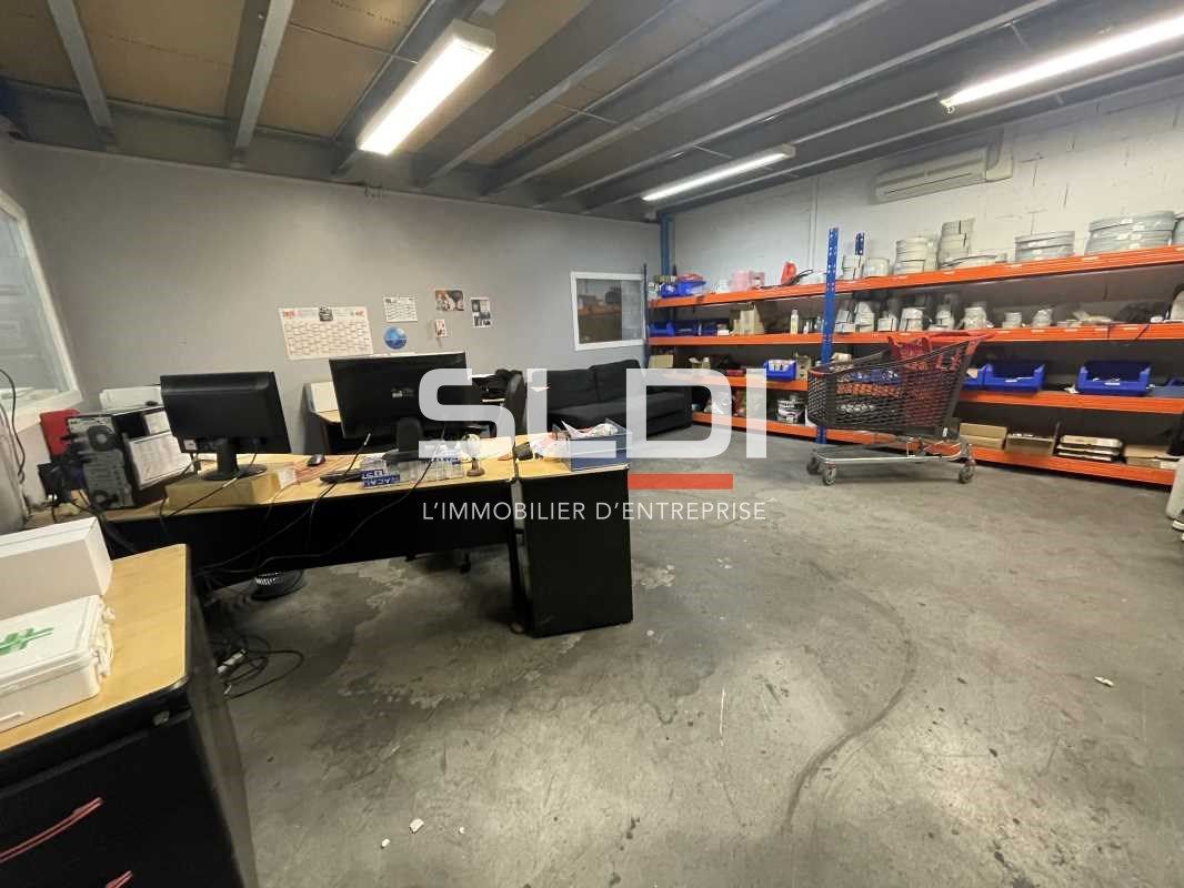 Locaux d'activités de 2 000 m² non divisibles à l