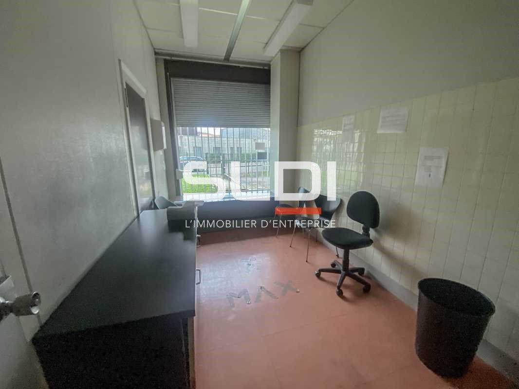 Idéalement situés dans un secteur dynamique et bi