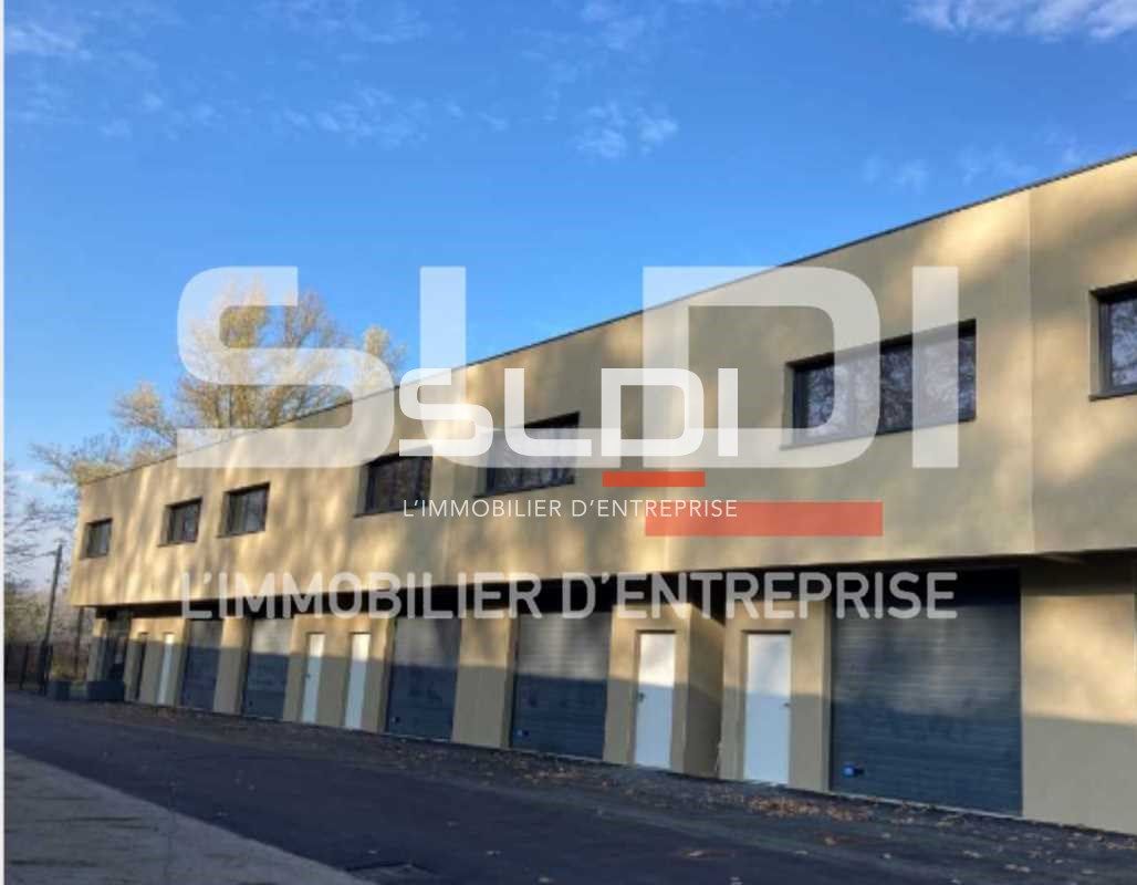 Au sein d'un joli parc d'activité boisé et aéré s