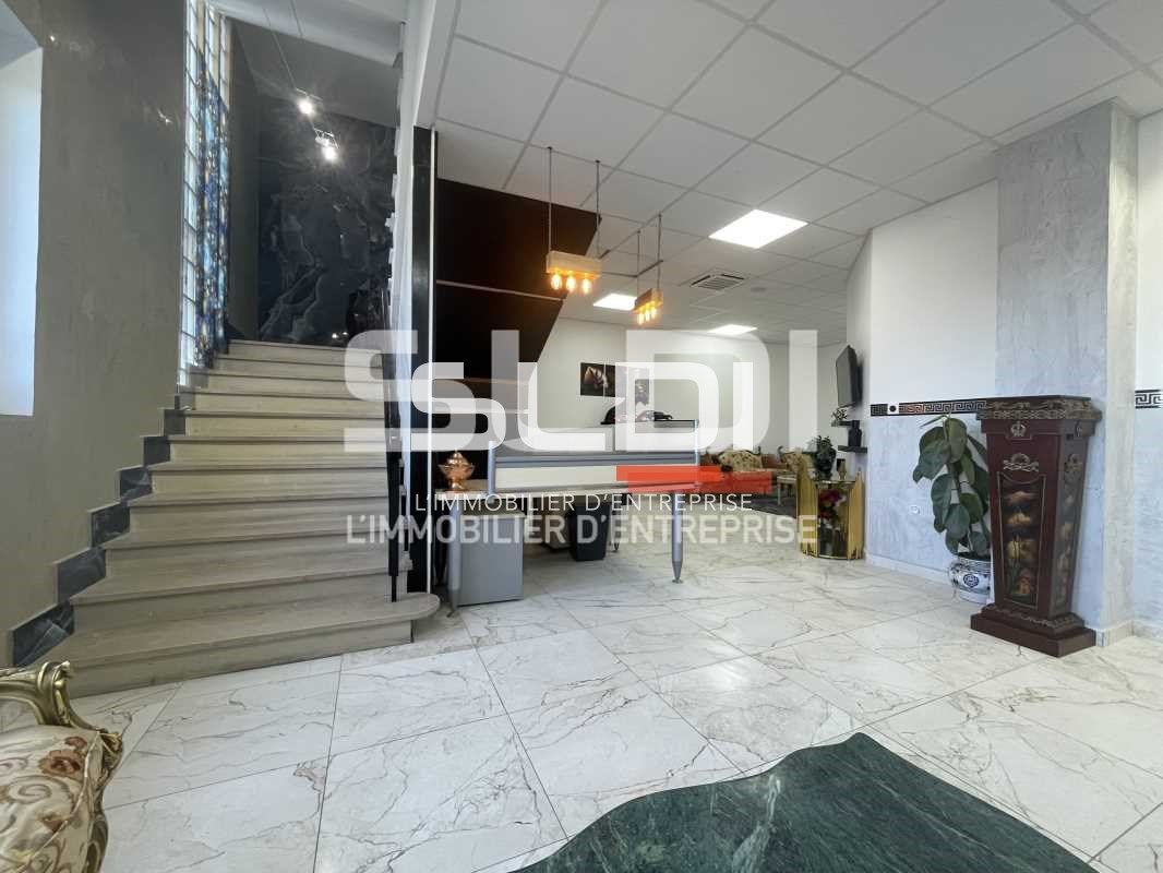 Nous vous proposons une surface de bureaux de 450