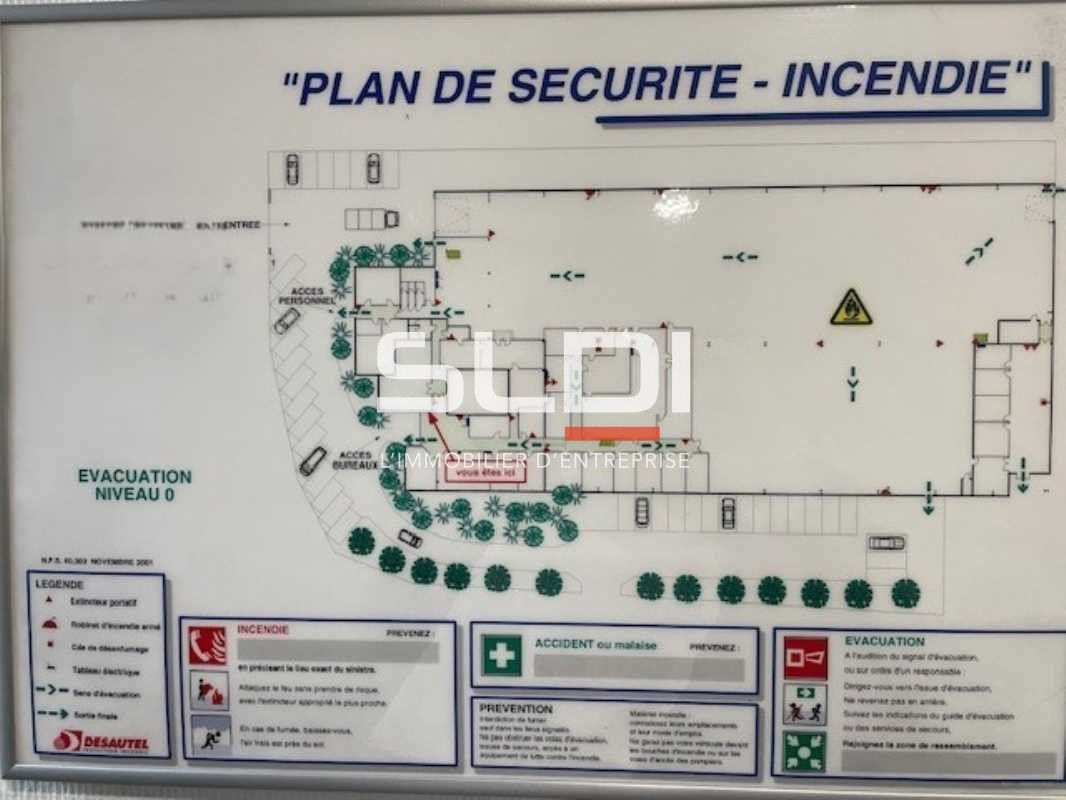 Location entrepots 3200 m² non divisibles