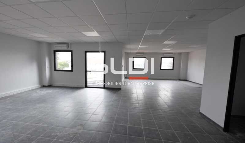 Nous vous proposons un bâtiment d'activités à con