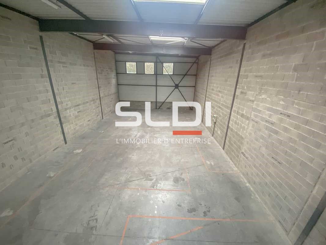 Situés à Saint-Priest, rue de Galilée, ces locaux