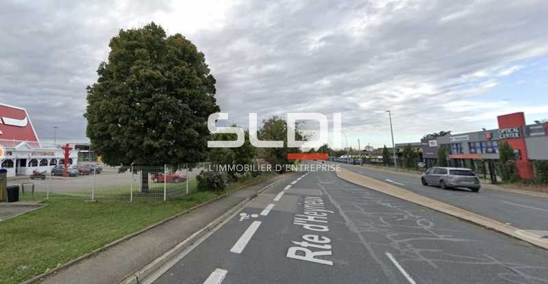 Superbe opportunité à saisir ! Locaux commerciaux