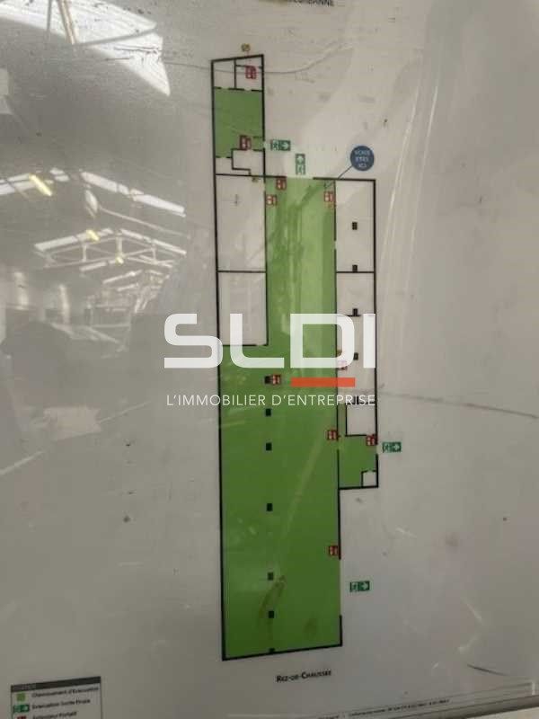 Location entrepots 800 m² non divisibles