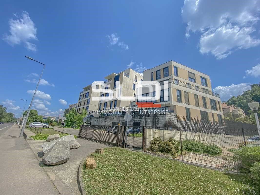 Nous vous proposons une surface de bureaux dans u