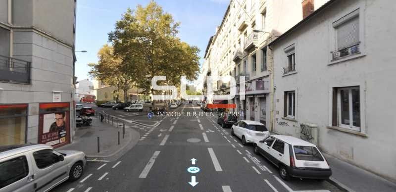 Nous vous proposons à la vente un local commercia