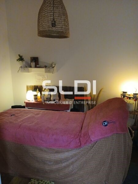 Salon de coiffure avec espace beauté établi depui