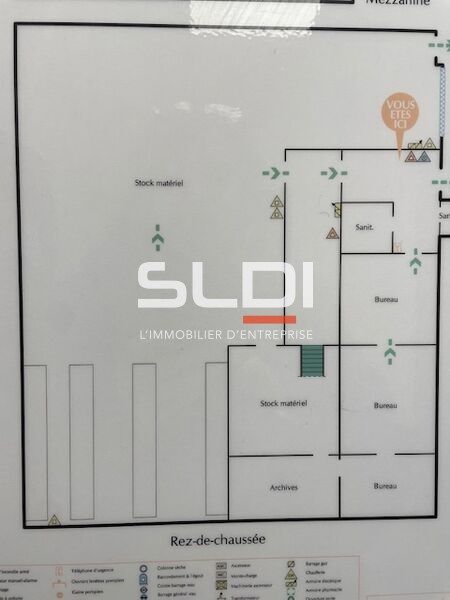 Vente entrepots 483 m² non divisibles