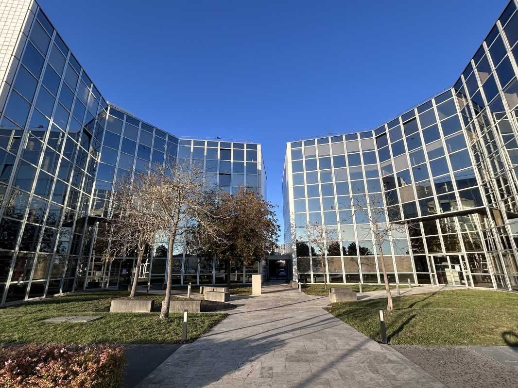 Arthur Loyd vous propose à la location plusieurs 