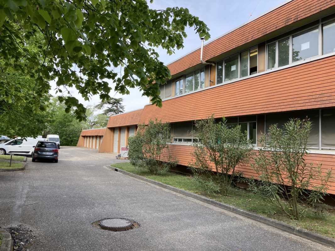 Arthur Loyd vous propose à la location un local p