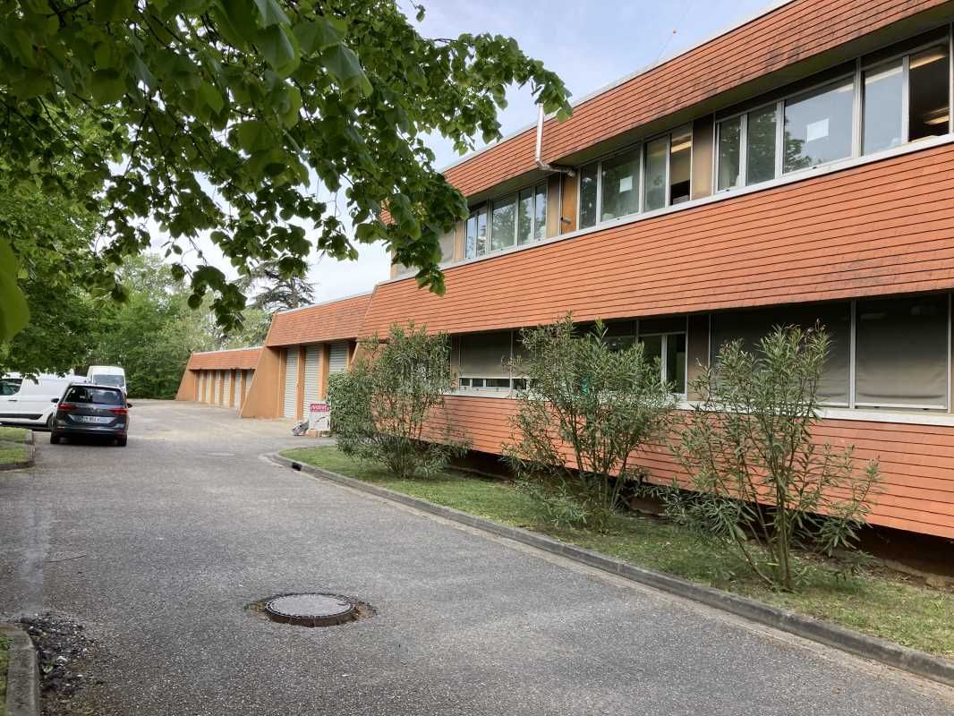 Arthur Loyd vous propose à la location un local p